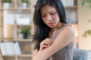 How Can You Break the Itch-Scratch Cycle of Chronic Dermatitis?